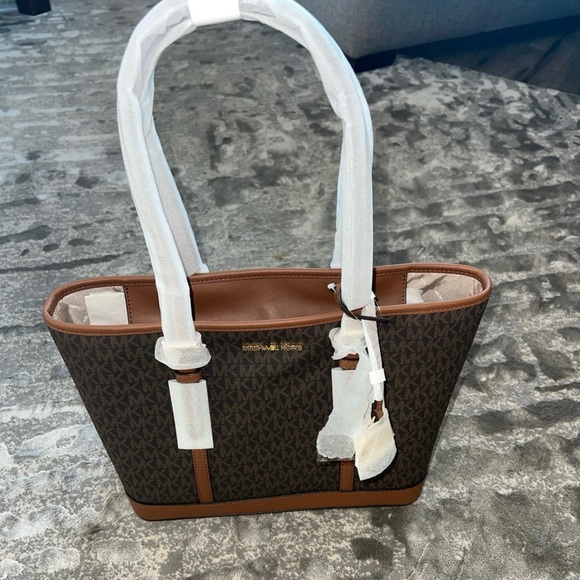 Michael Kors Handbags - Michael Kors Jetset Tote